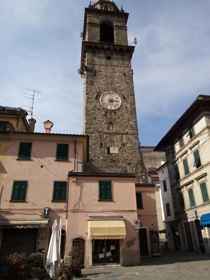 Casa Del Vicolo Verde Pontremoli Bagian luar foto
