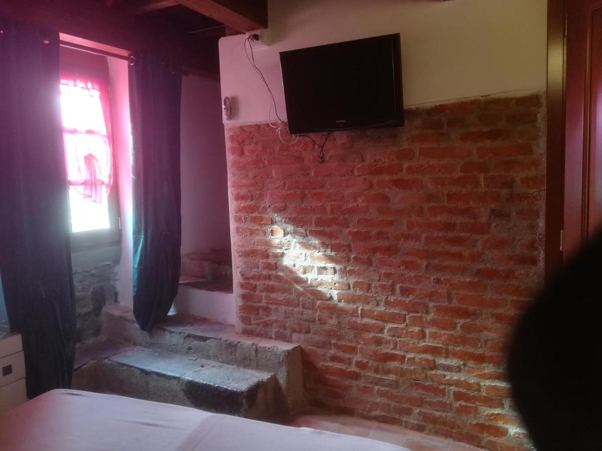 Casa Del Vicolo Verde Pontremoli Bagian luar foto