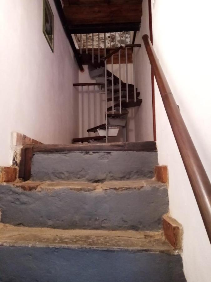 Casa Del Vicolo Verde Pontremoli Bagian luar foto