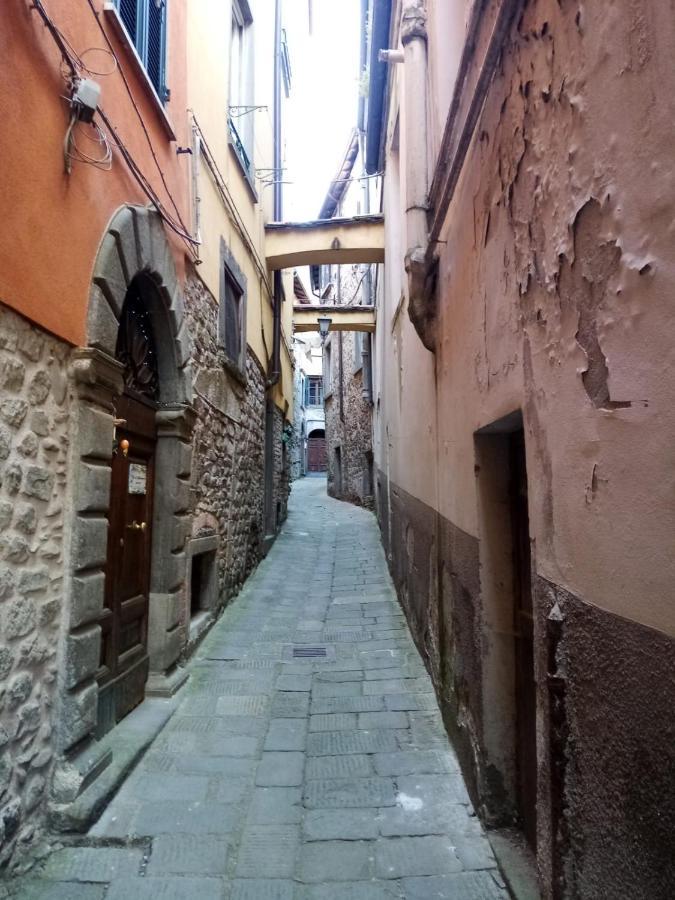 Casa Del Vicolo Verde Pontremoli Bagian luar foto
